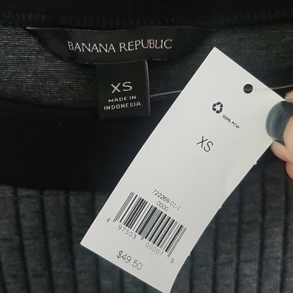 Banana Republic Top. New with Tags. - Picture 4 of 6